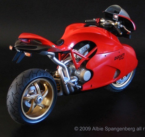 Ducati_STREGA chico3 Ducati_STREGA chico3